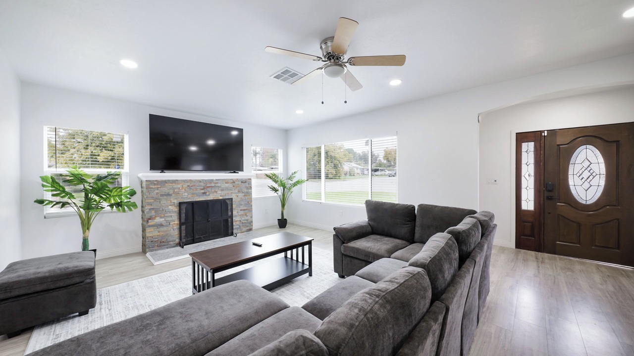 Photo of Livingroom in Bakersfield