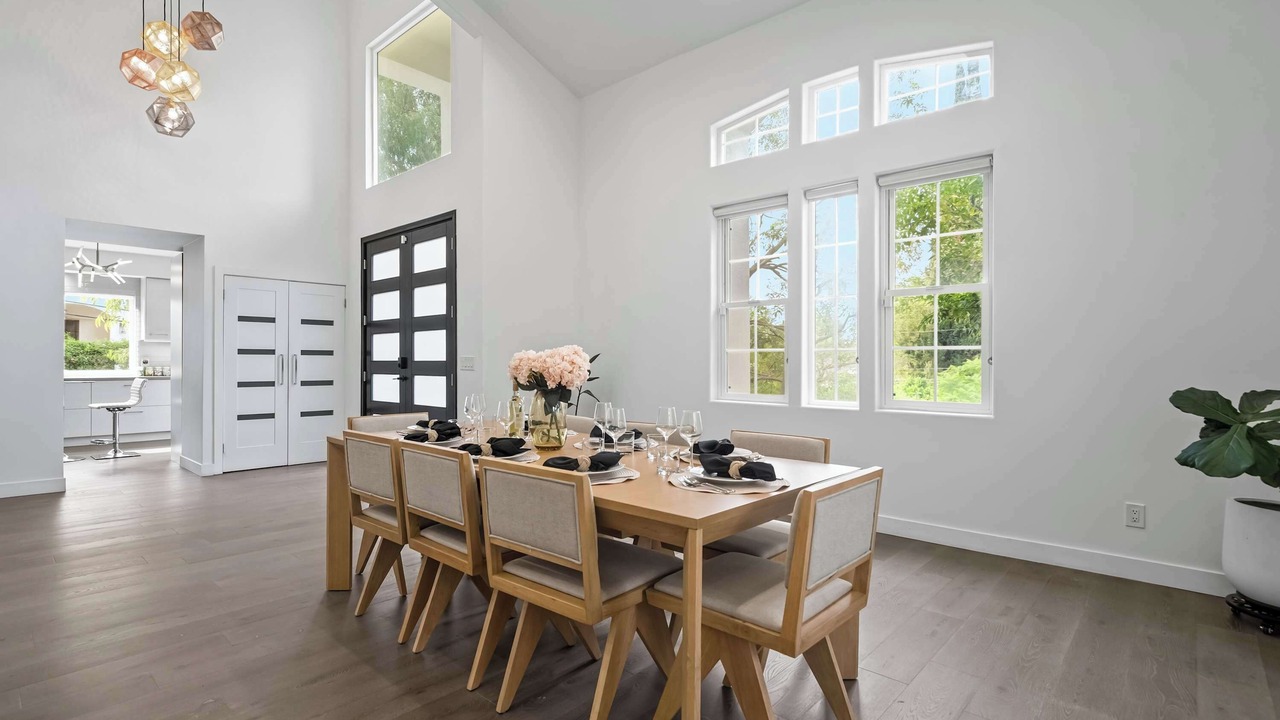 Photo of Livingroom in Sherman Oaks