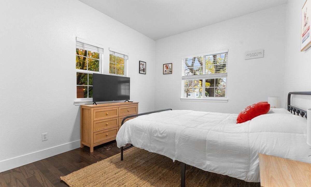 Photo of Bedroom in Santa Rosa