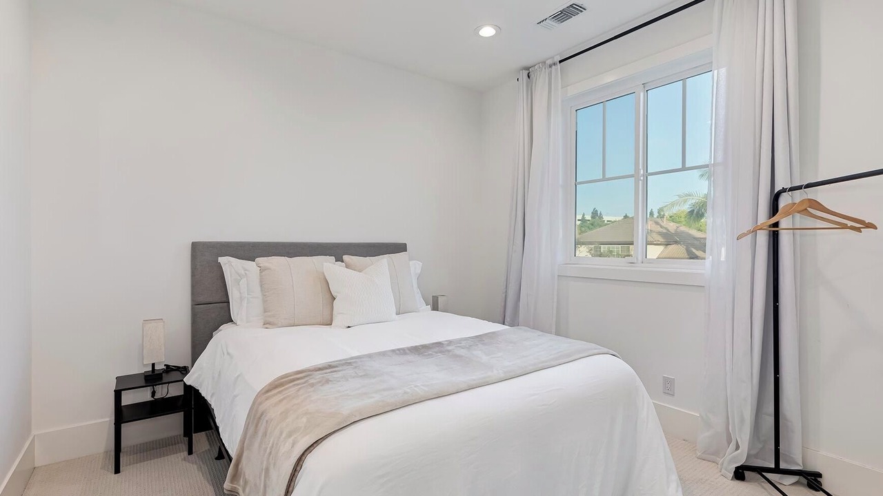 Photo of Bedroom in Washington Culver
