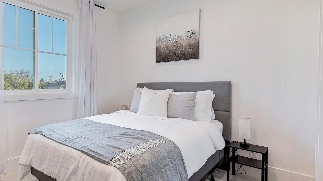 Photo of Bedroom in Washington Culver
