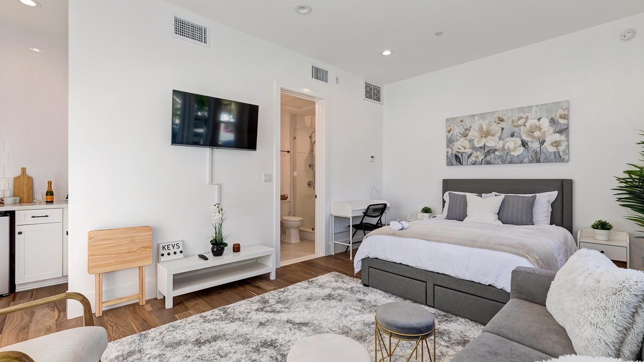 Photo of Bedroom in Washington Culver