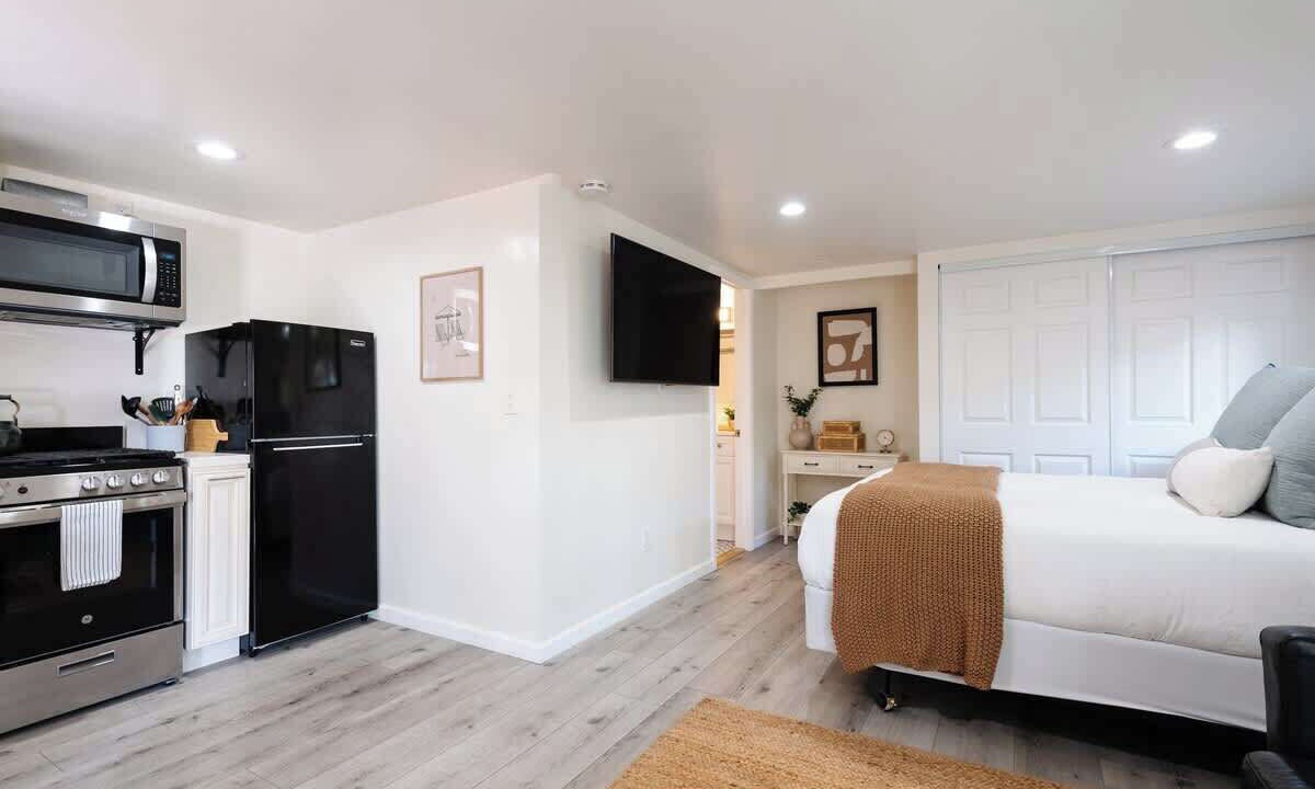 Photo of Bedroom in Mission Hills