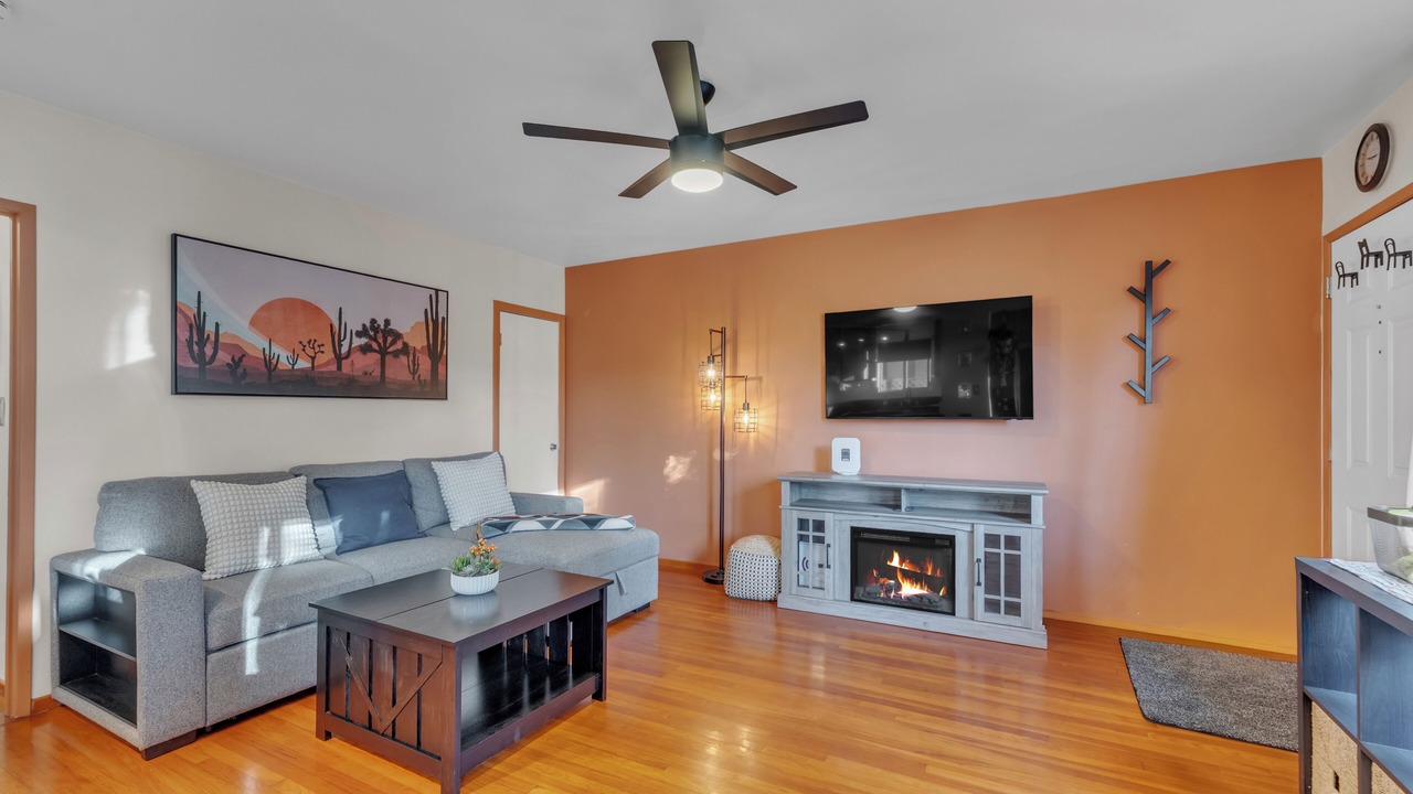 Photo of Livingroom in Culver - West