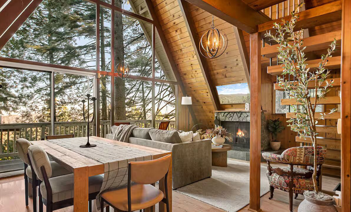 Photo of Livingroom in Crestline