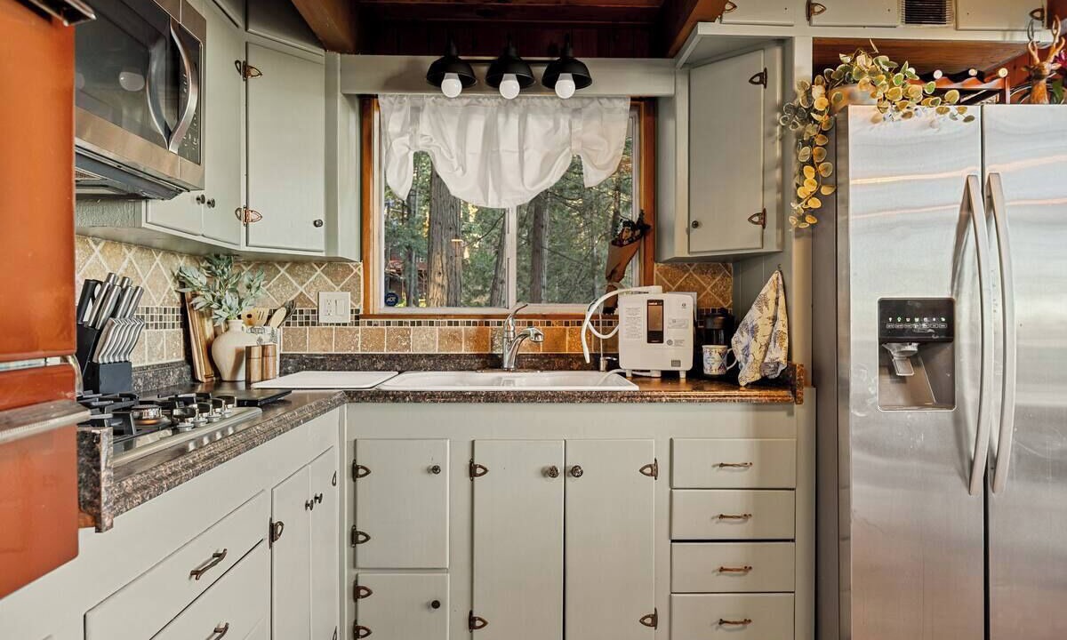 Photo of Kitchen in Crestline