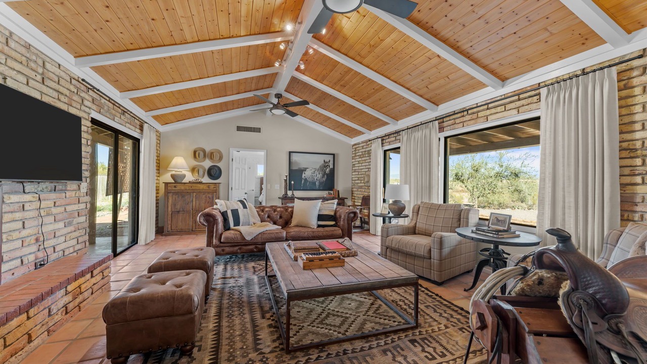 Photo of Livingroom in Wickenburg