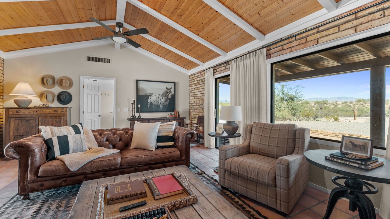 Photo of Livingroom in Wickenburg