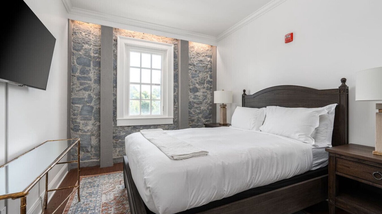 Photo of Bedroom in Santa Rosa