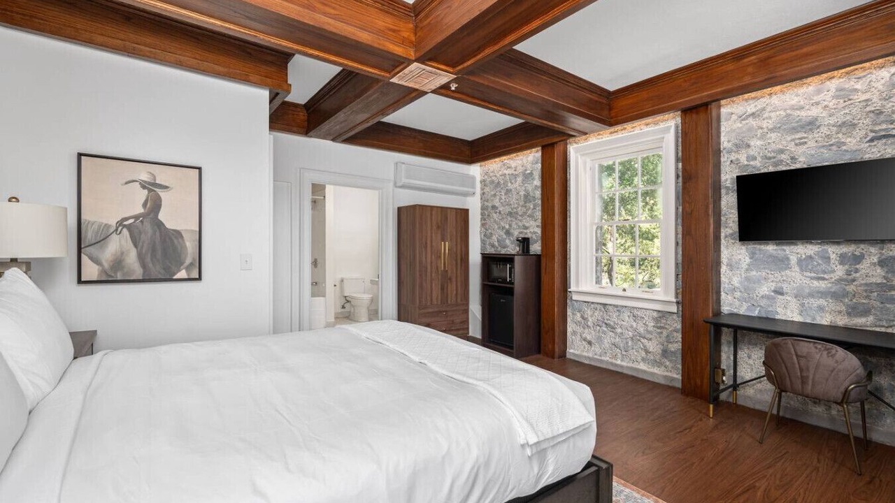 Photo of Bedroom in Santa Rosa