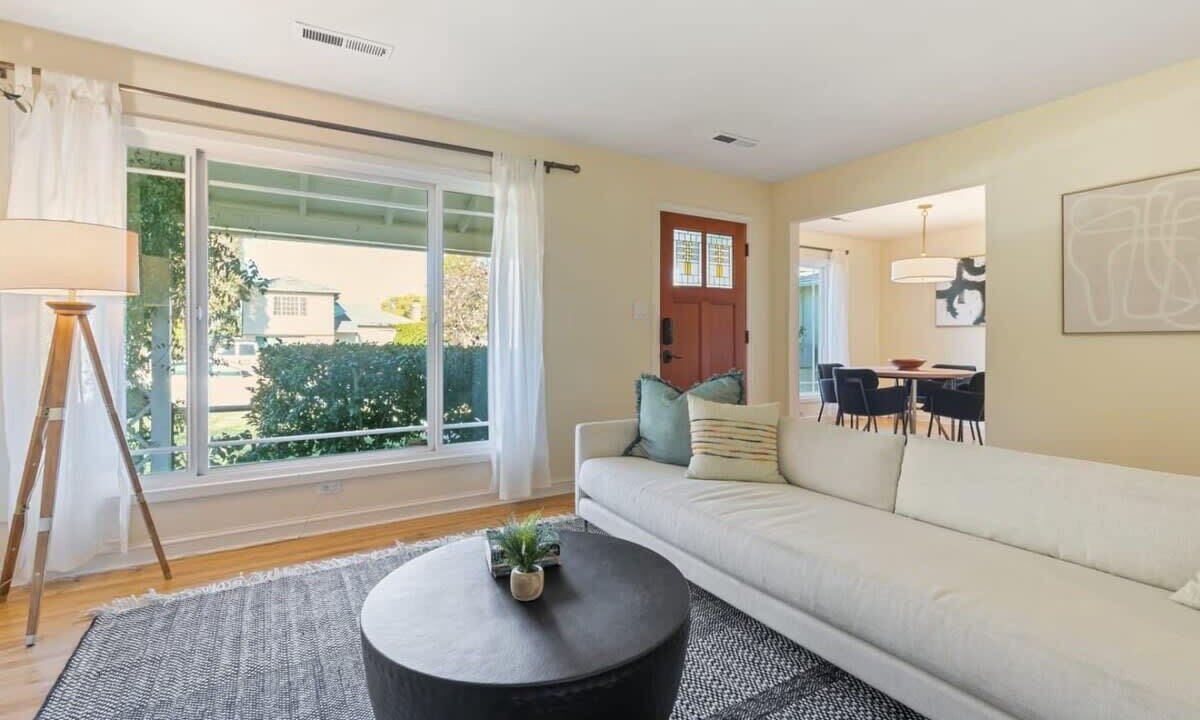 Photo of Livingroom in Redwood City