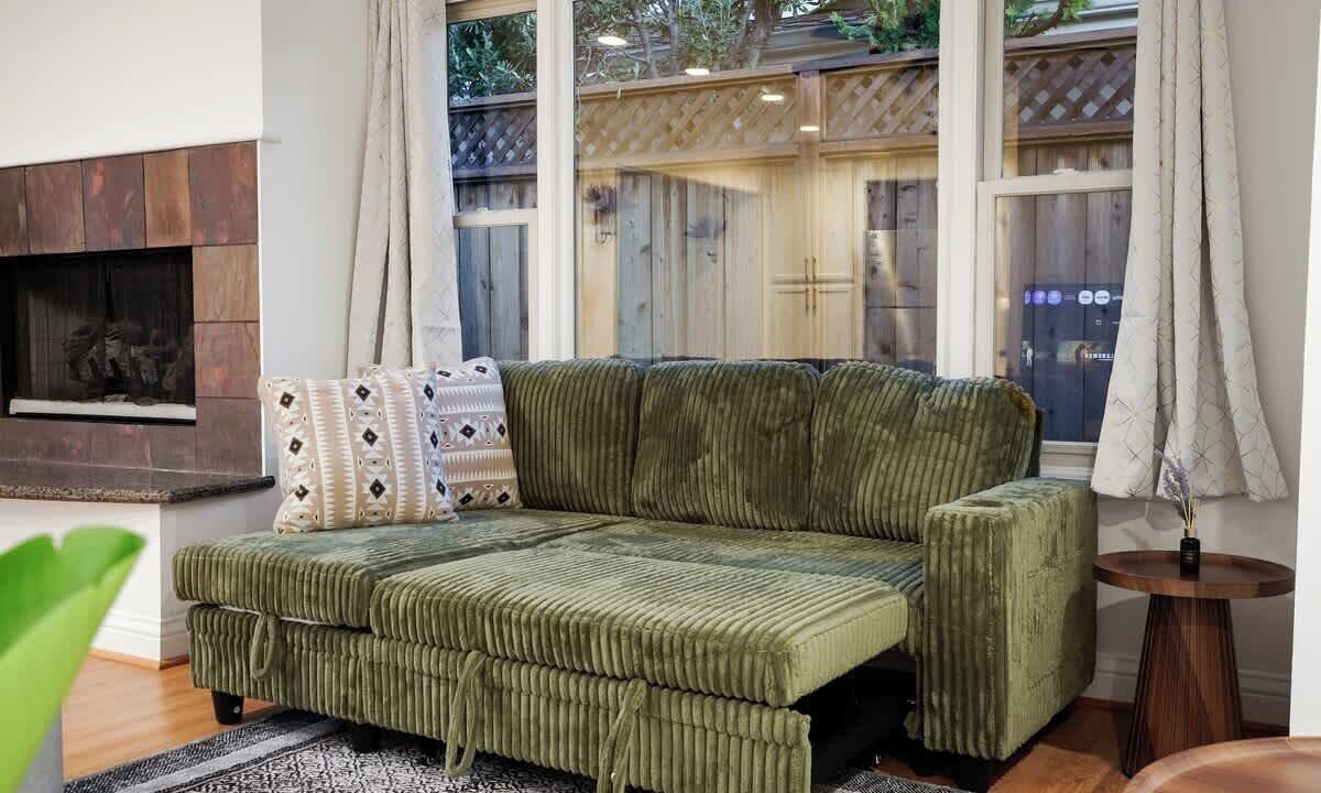 Photo of Livingroom in East San Mateo