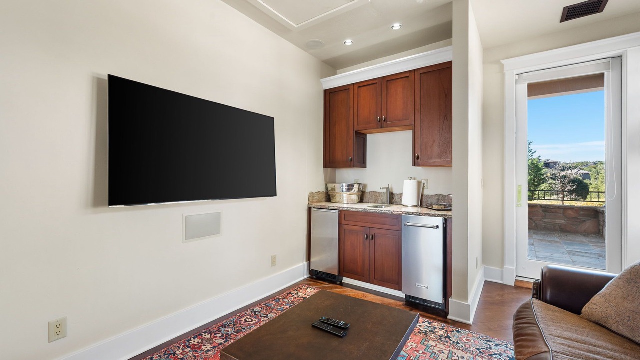 Photo of Livingroom in Forest Trails
