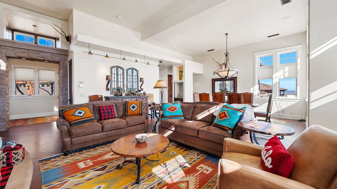 Photo of Livingroom in Forest Trails