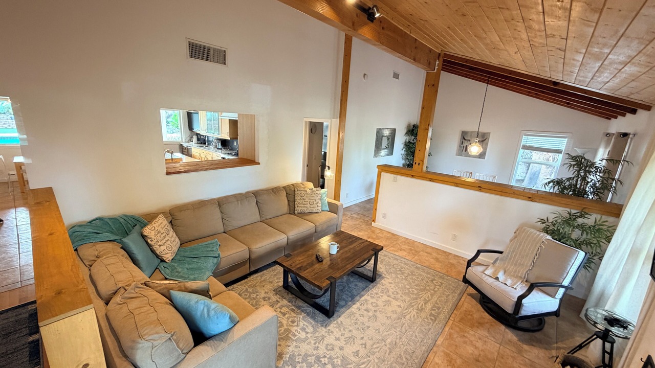 Photo of Livingroom in Palm Desert