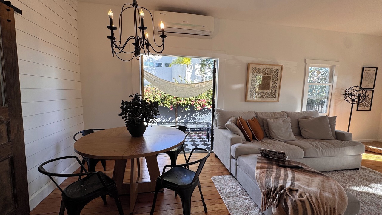 Photo of Livingroom in Floral Park