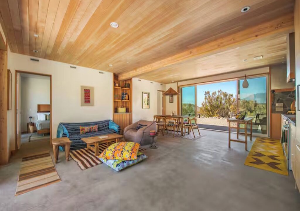 Photo of Livingroom in Morongo Valley