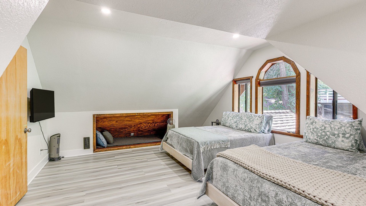 Photo of Bedroom in Crestline