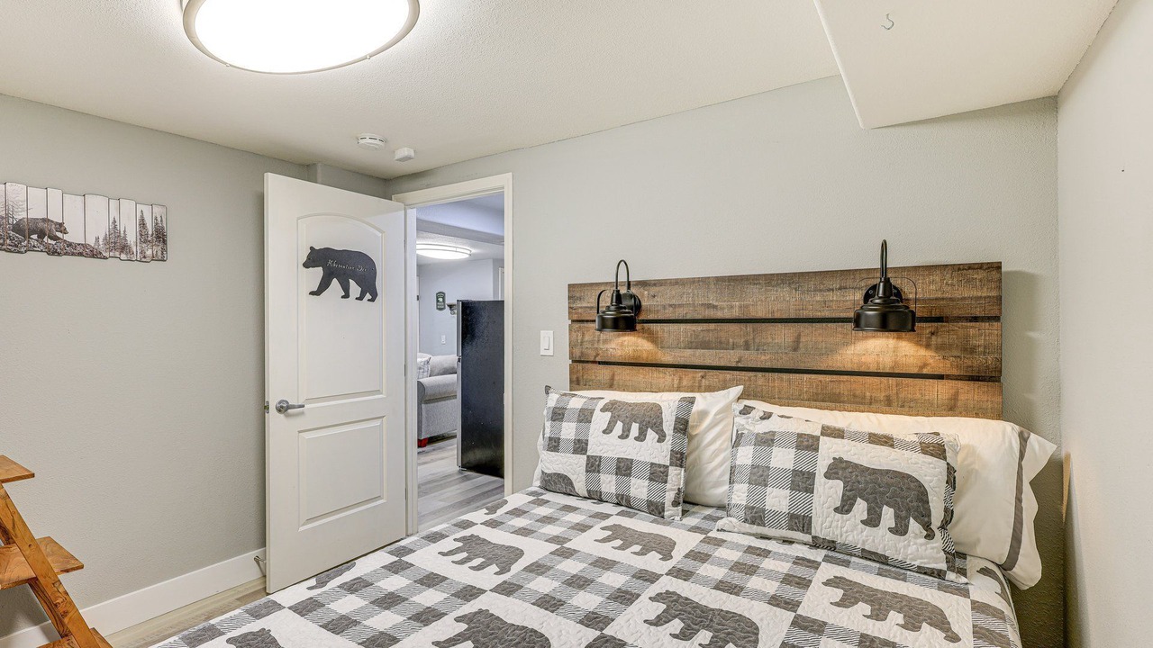 Photo of Bedroom in Crestline