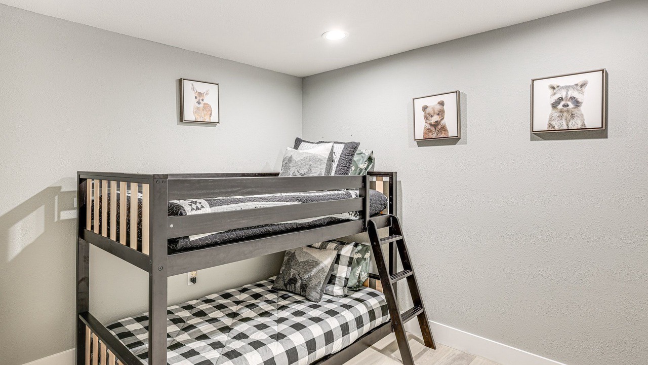 Photo of Bedroom in Crestline