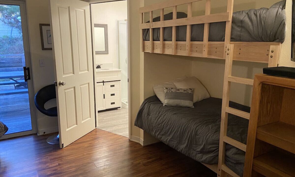 Photo of Bedroom in Gualala