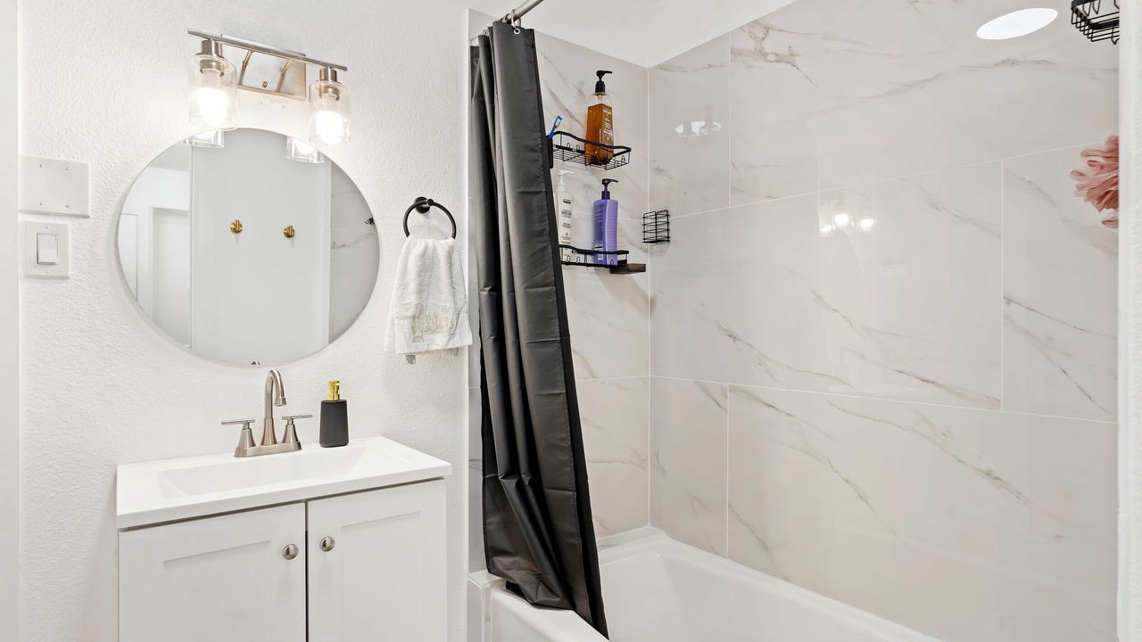 Photo of Bathroom in Oildale
