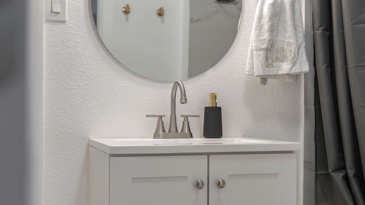 Photo of Bathroom in Oildale