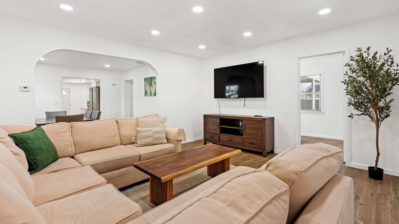 Photo of Livingroom in Oildale