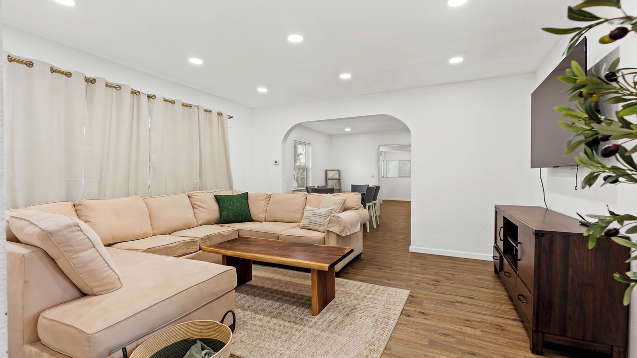 Photo of Livingroom in Oildale