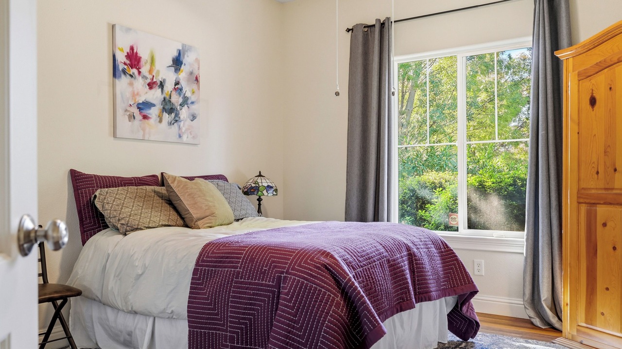 Photo of Bedroom in Sunset Avenues