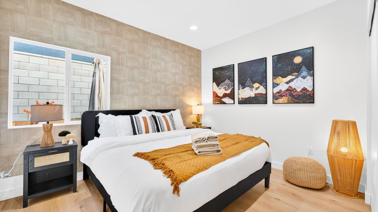 Photo of Bedroom in Midway City