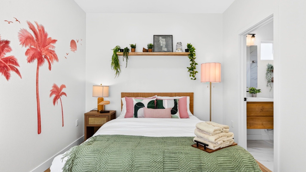 Photo of Bedroom in Midway City