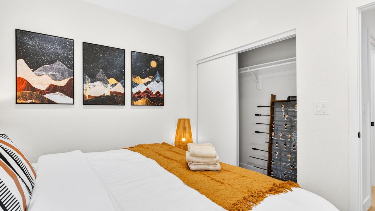 Photo of Bedroom in Midway City