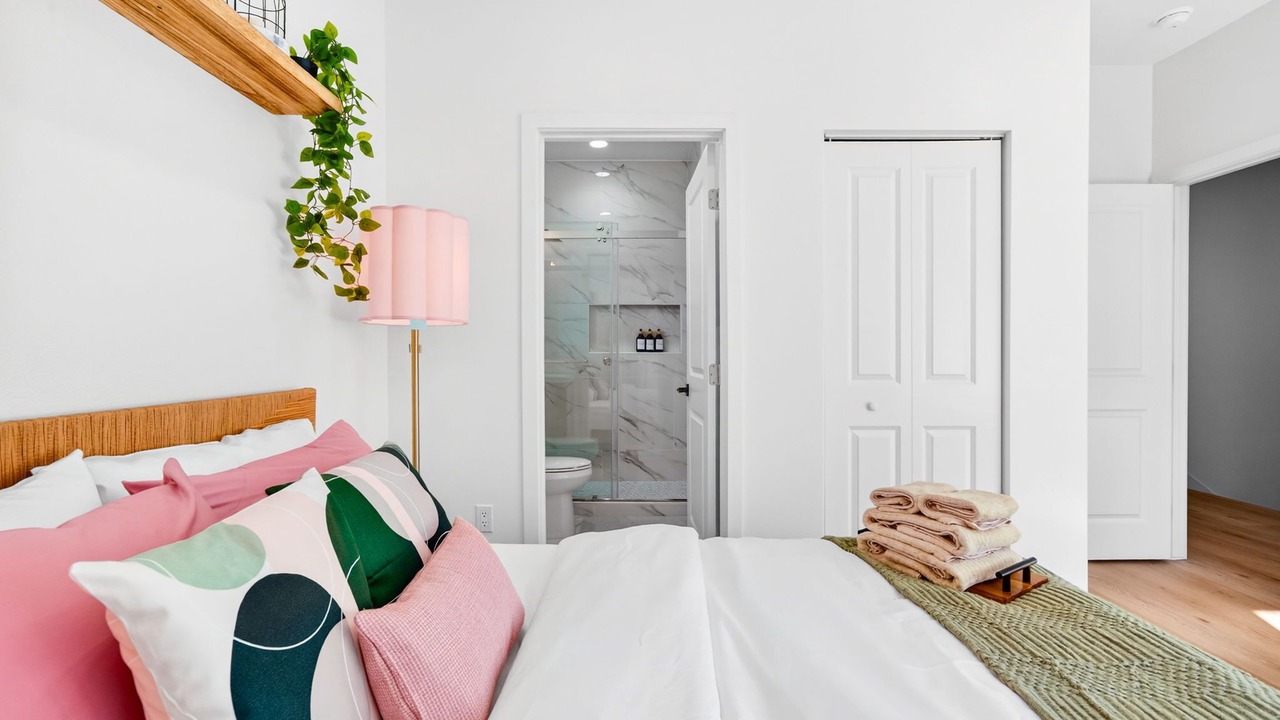 Photo of Bedroom in Midway City