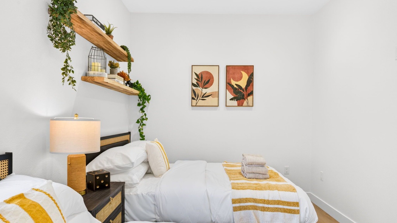Photo of Bedroom in Midway City