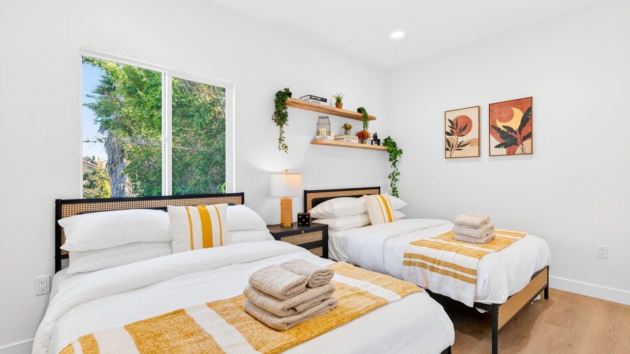 Photo of Bedroom in Midway City