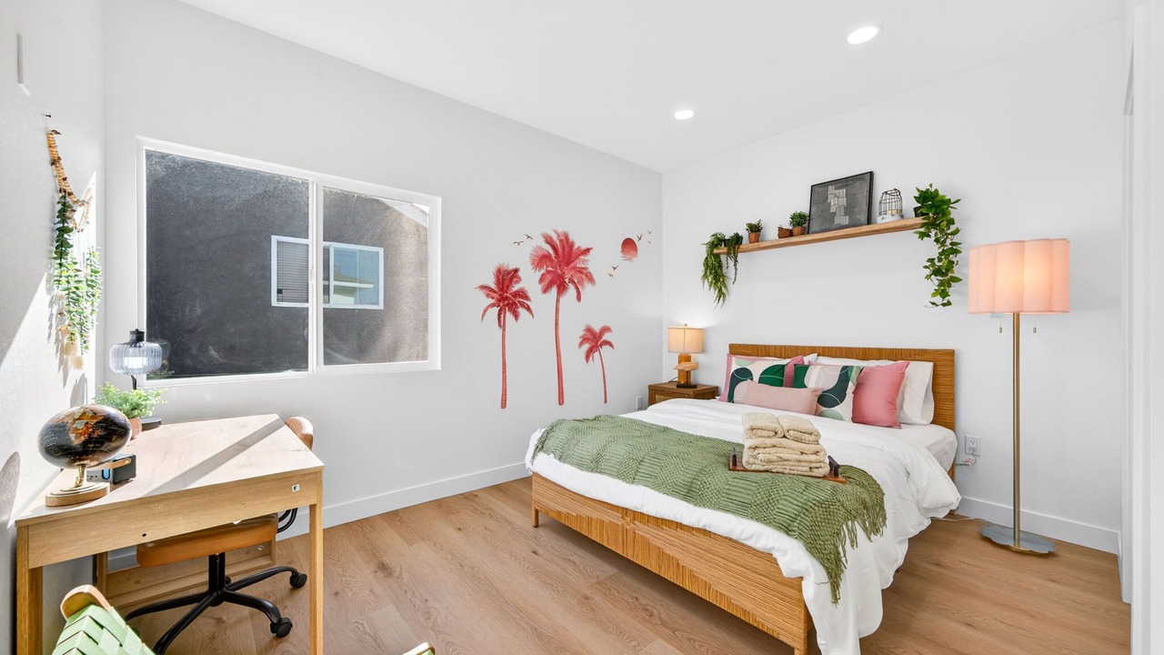 Photo of Bedroom in Midway City