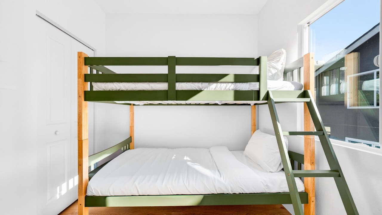 Photo of Bedroom in Midway City