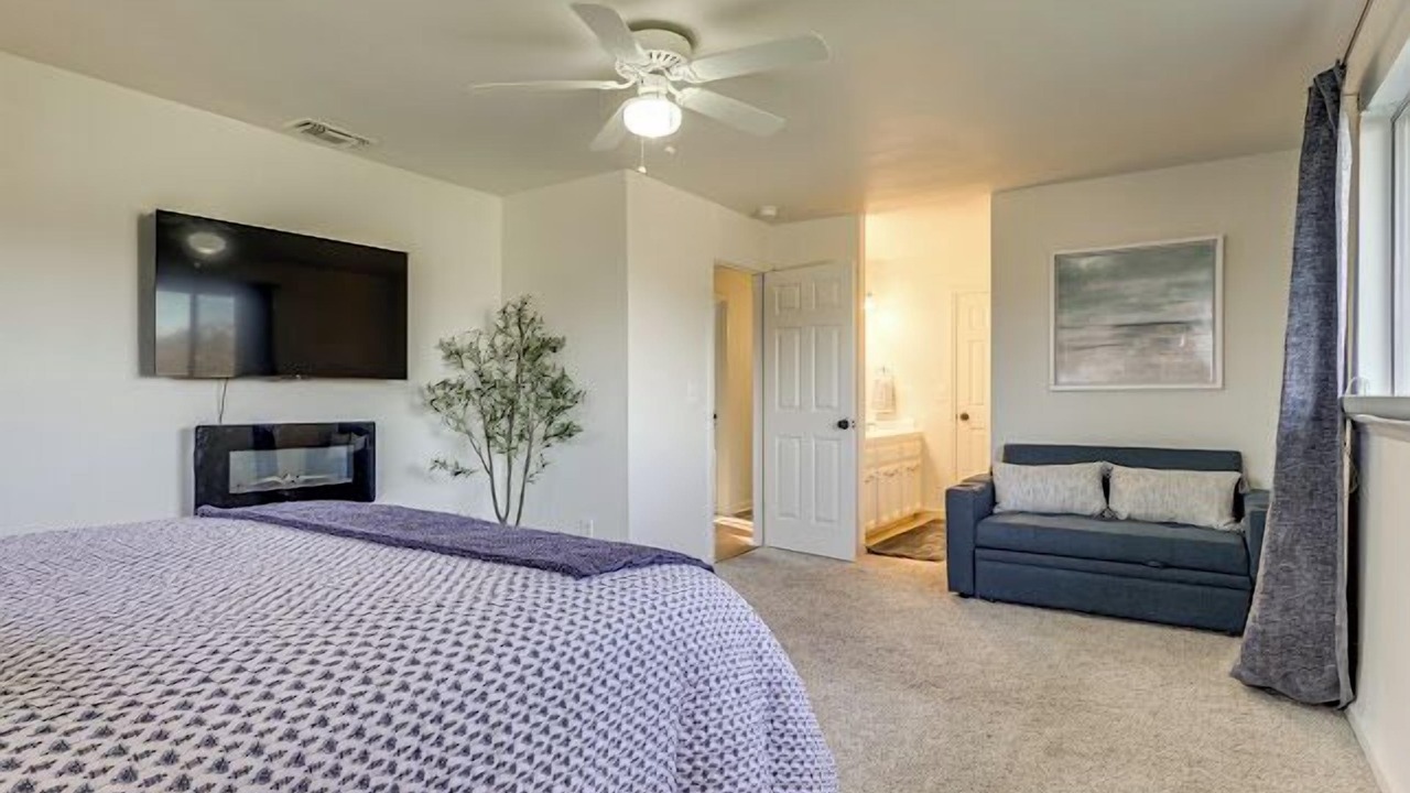 Photo of Bedroom in Yosemite Lakes