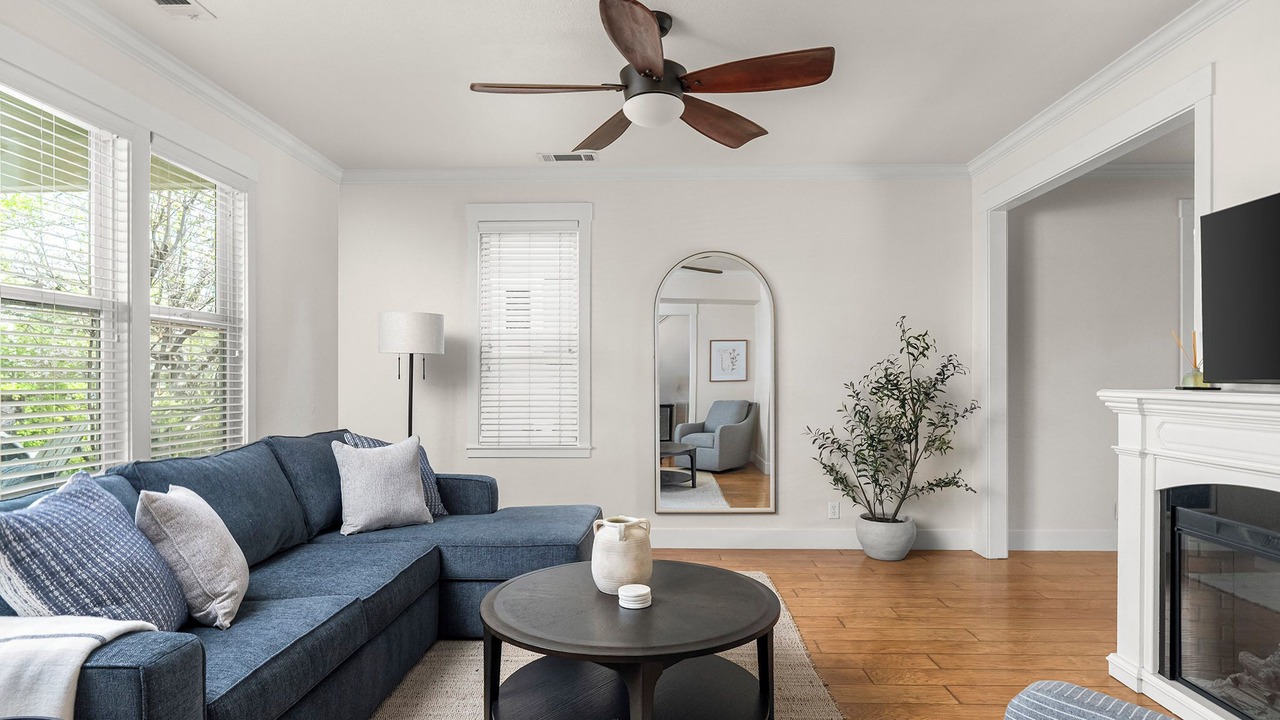 Photo of Livingroom in Chico