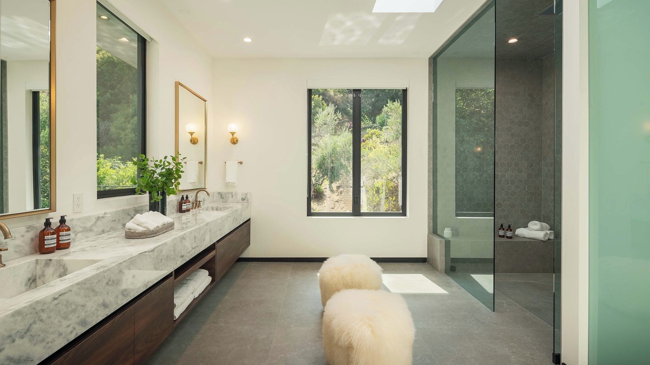 Photo of Bathroom in Hollywood Hills West