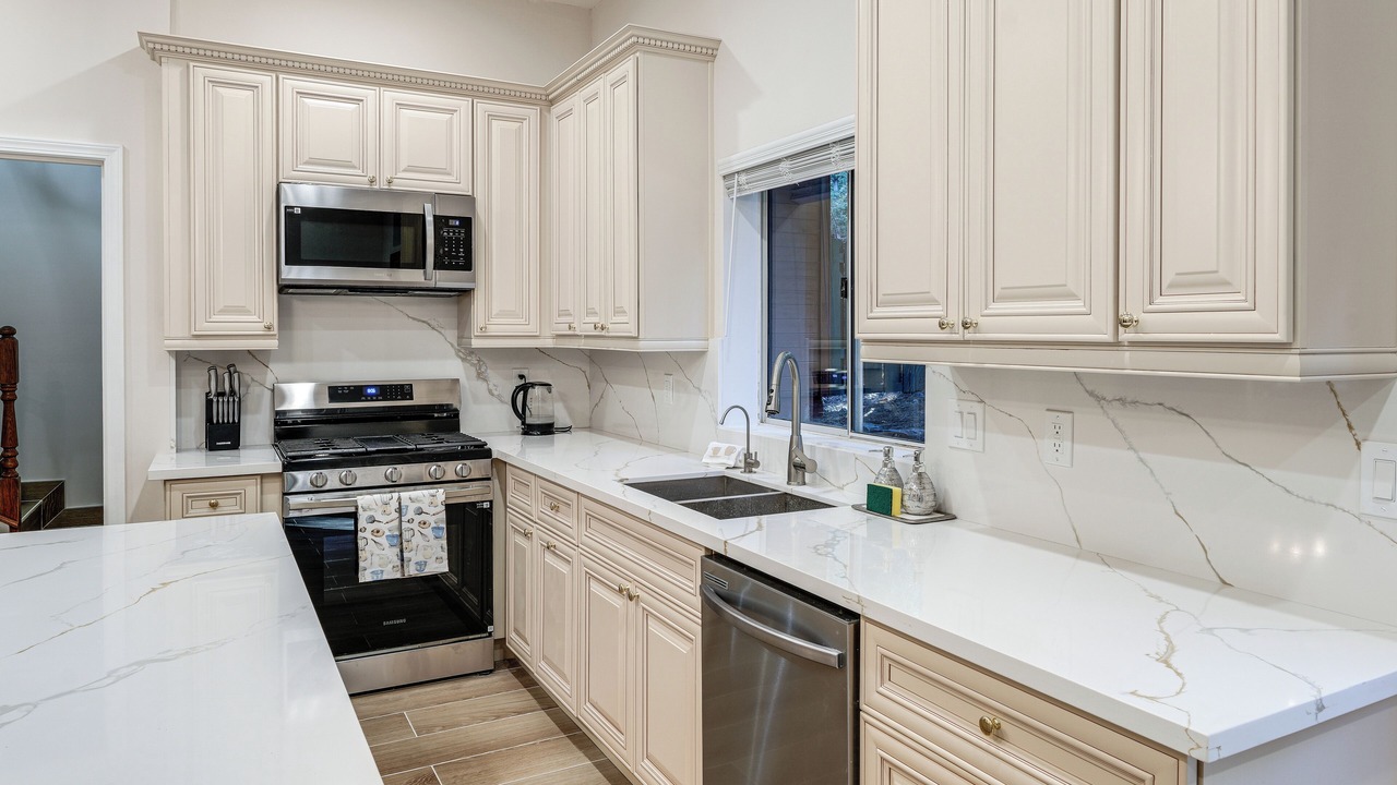 Photo of Kitchen in Pine Mountain Club