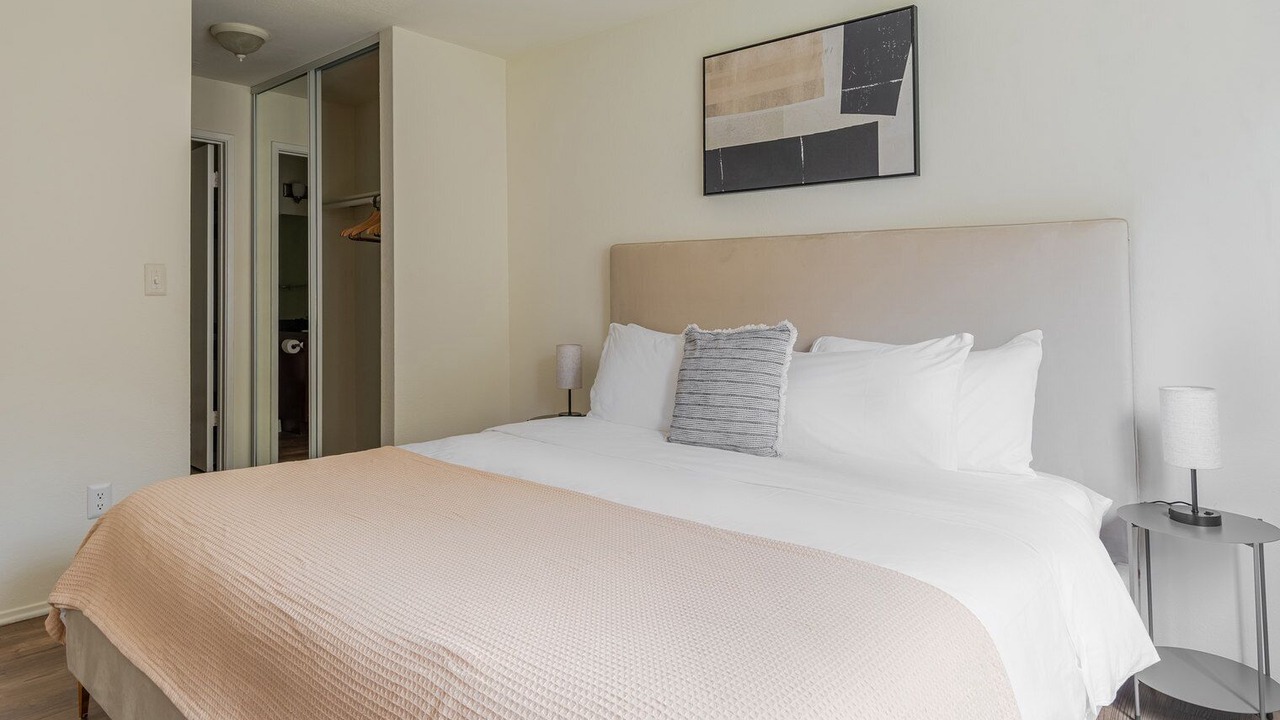 Photo of Bedroom in Shoreline West