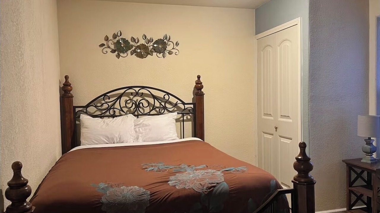 Photo of Bedroom in West University