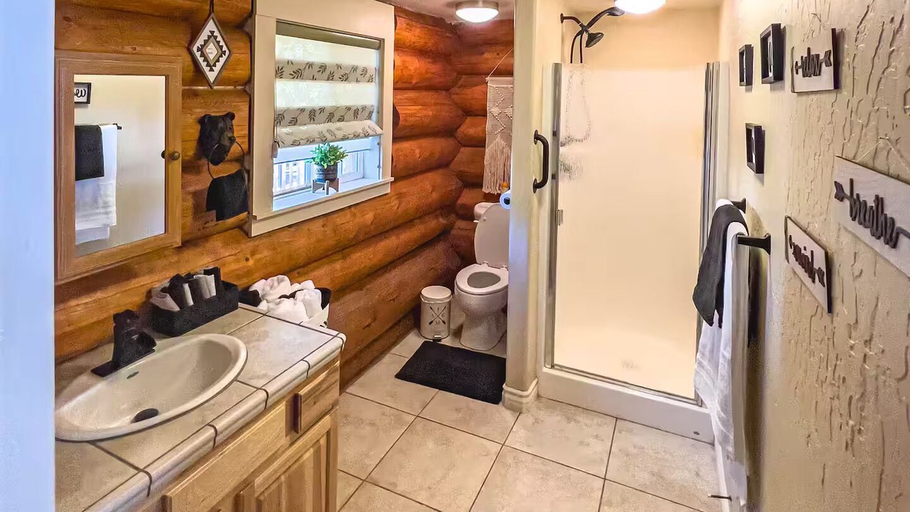 Photo of Bathroom in Pine Mountain Club