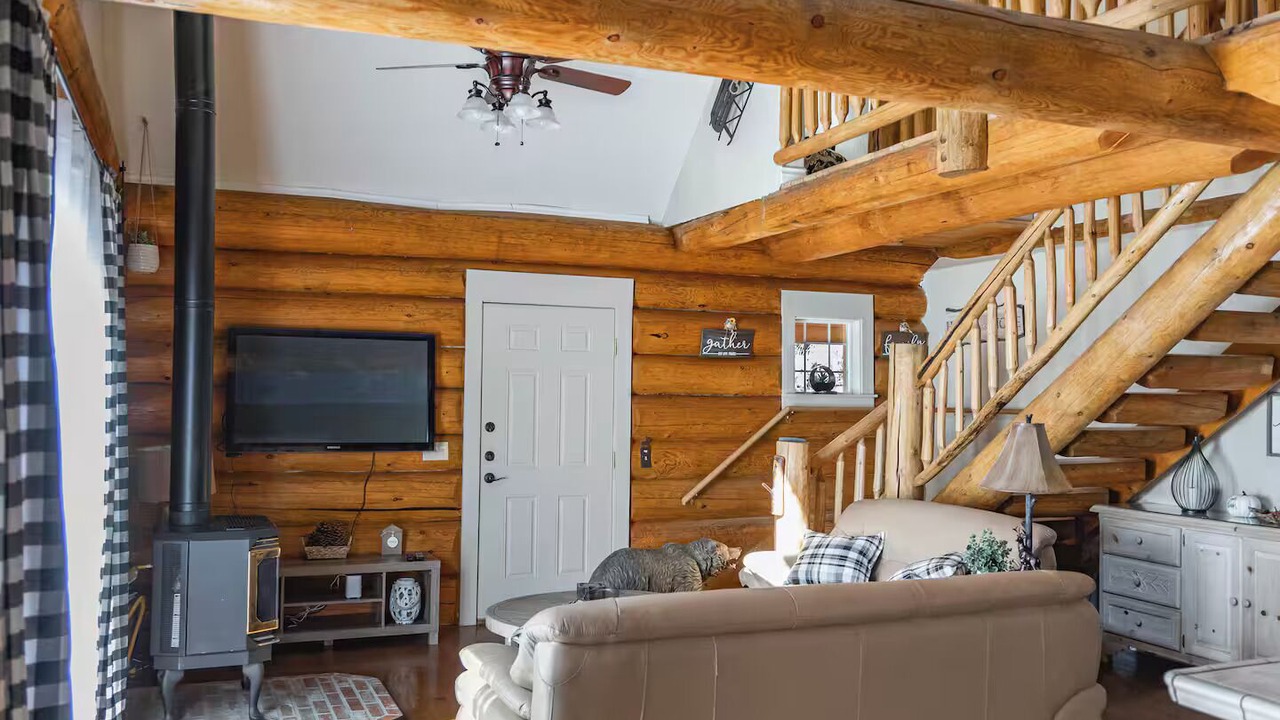 Photo of Livingroom in Pine Mountain Club