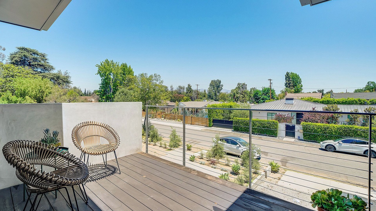 Photo of Patio Balcony in Valley Village