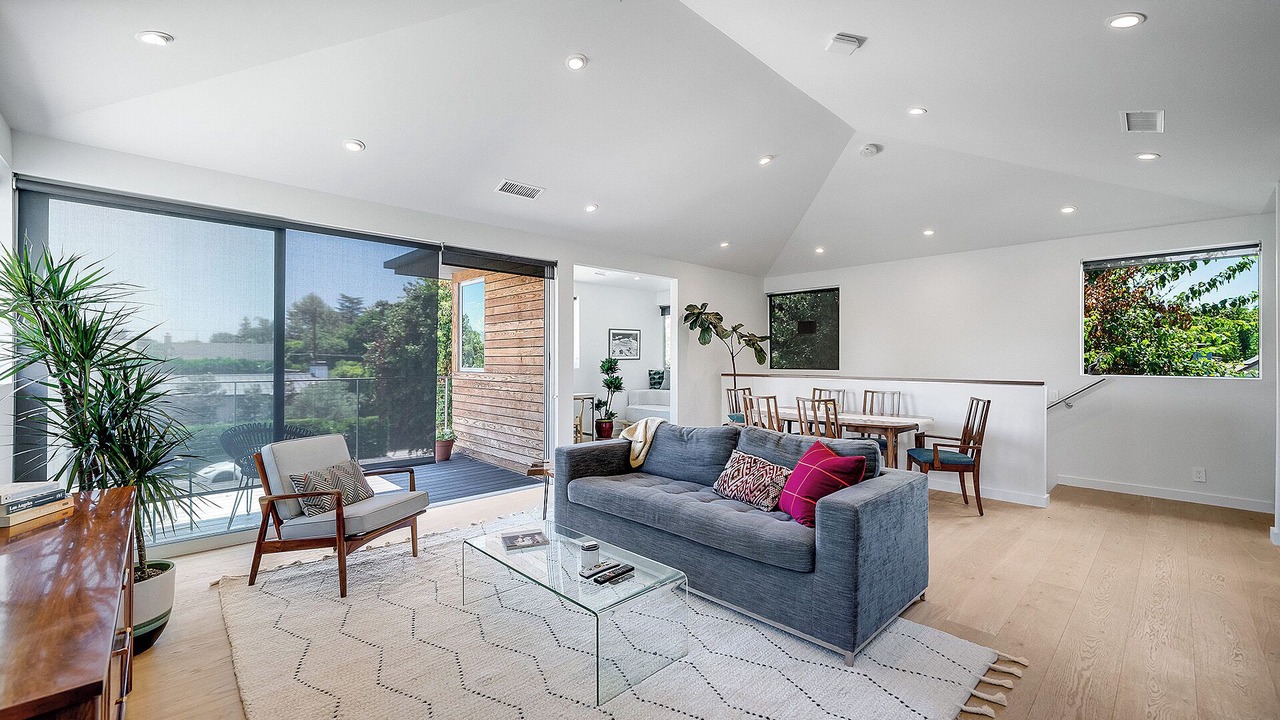 Photo of Livingroom in Valley Village