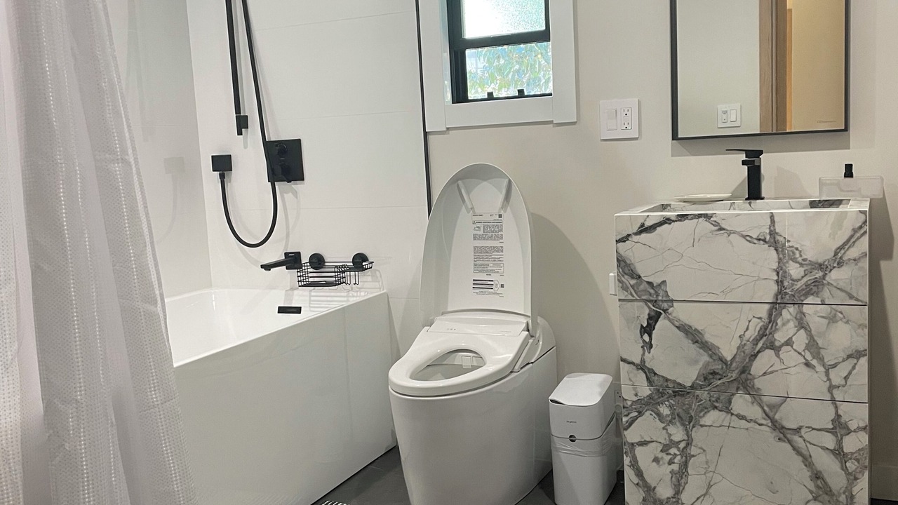 Photo of Bathroom in East Palo Alto