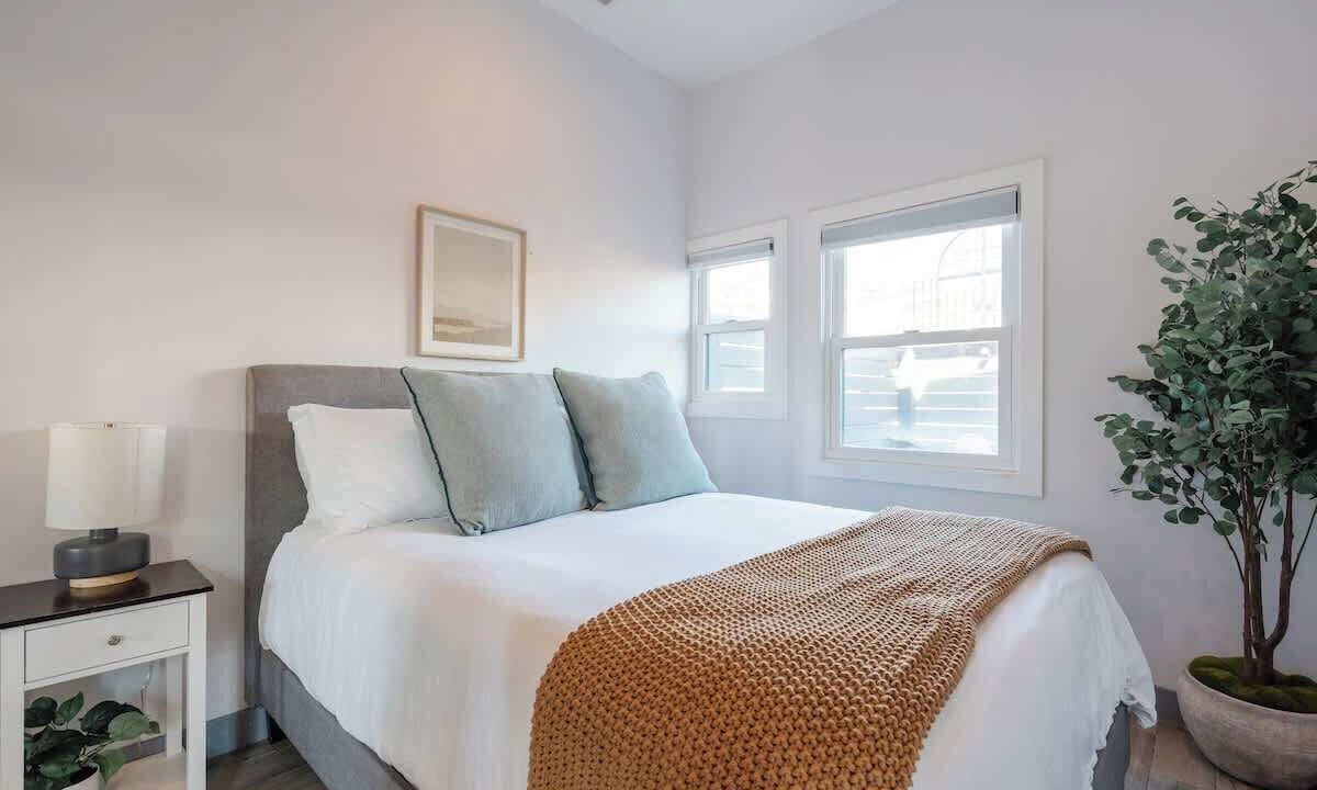 Photo of Bedroom in Mission Hills